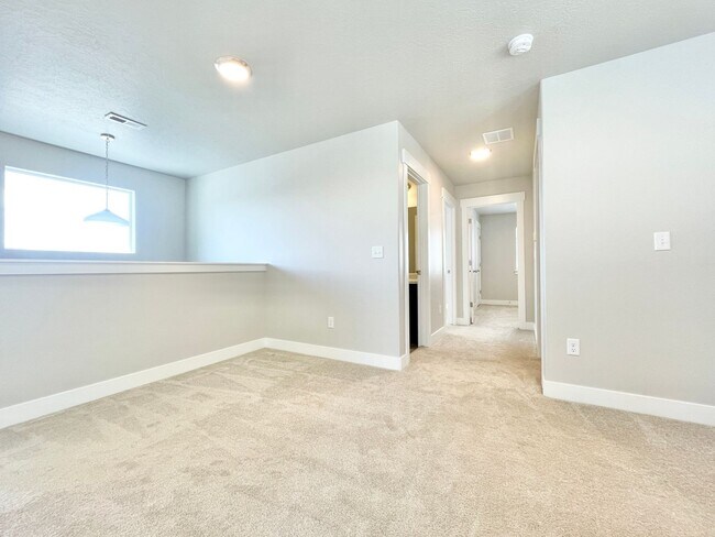 Building Photo - Stunning Two-Story at Quailhill!