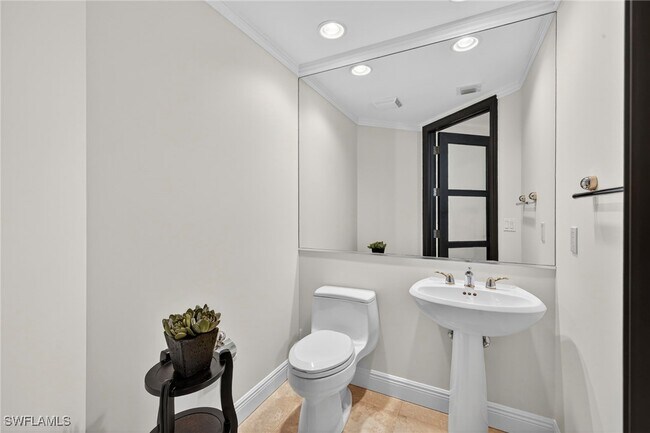 Building Photo - 285 Grande Way