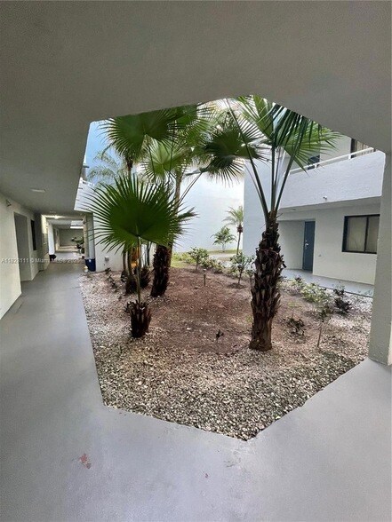 Building Photo - 8335 SW 152nd Ave