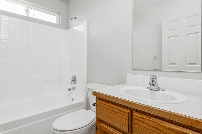 Building Photo - Welcome to Star! Great location 3 bed 2.5 Bath