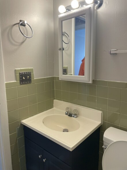 Building Photo - 1112 Dennison Ave