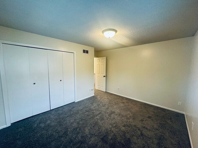 Building Photo - Beautiful 3-Bedroom Single Family Home wit...