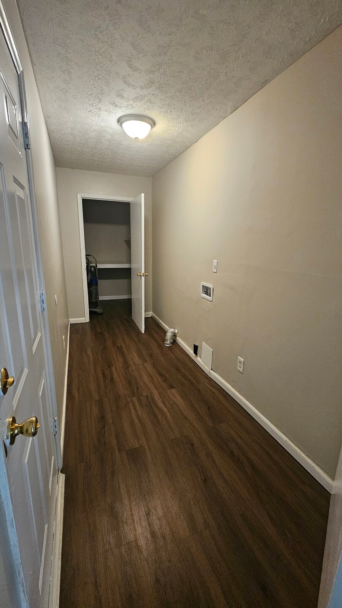 Mud/Laundry room - 2323 Jomarc Way