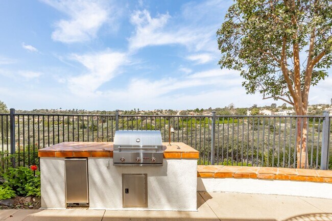 Building Photo - 6213 Paseo Privado