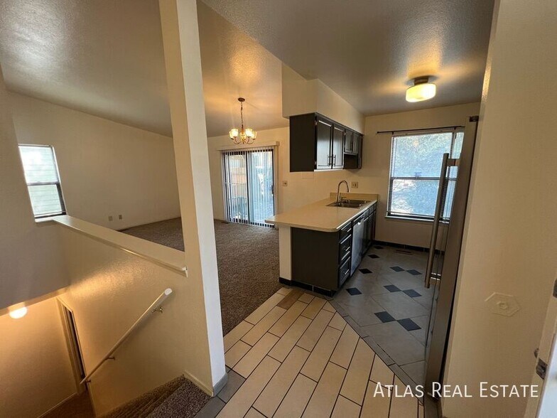 Building Photo - 535 Prestonwood Dr