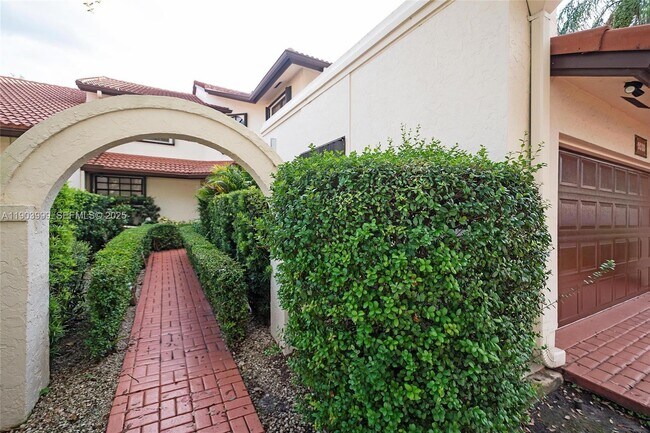 Building Photo - 9318 NW 50th Doral Cir S