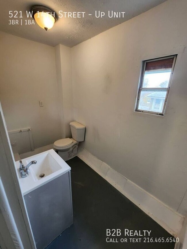 Building Photo - 521 W 14th St