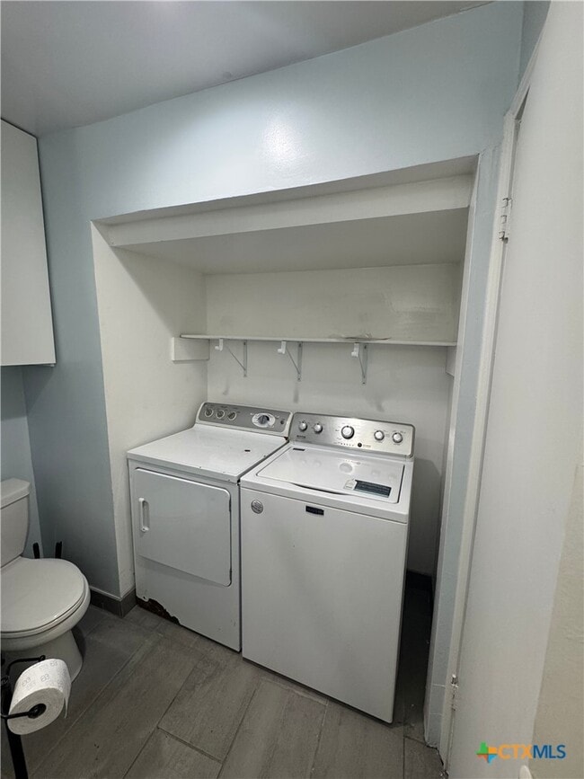 Building Photo - 1705 Holly St