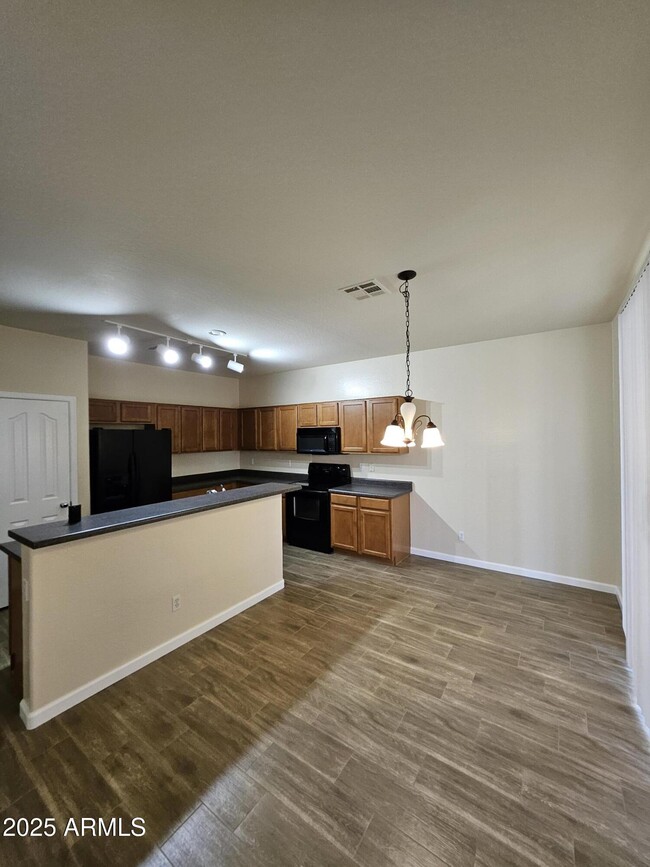 Building Photo - 14574 W Shaw Butte Dr