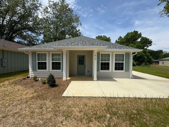 Primary Photo - Brand New 3/2 House in Rome- $1,595