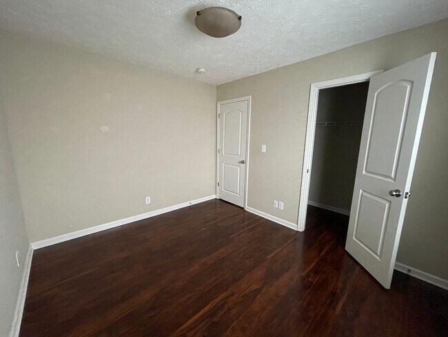Building Photo - 3 Bedroom Home In Lindberg Village