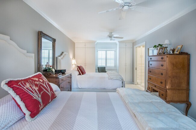Building Photo - Immaculate Snee Farm Townhome for Rent!
