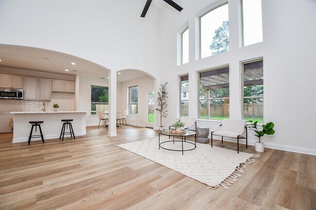Building Photo - 18 Hadlock Pl