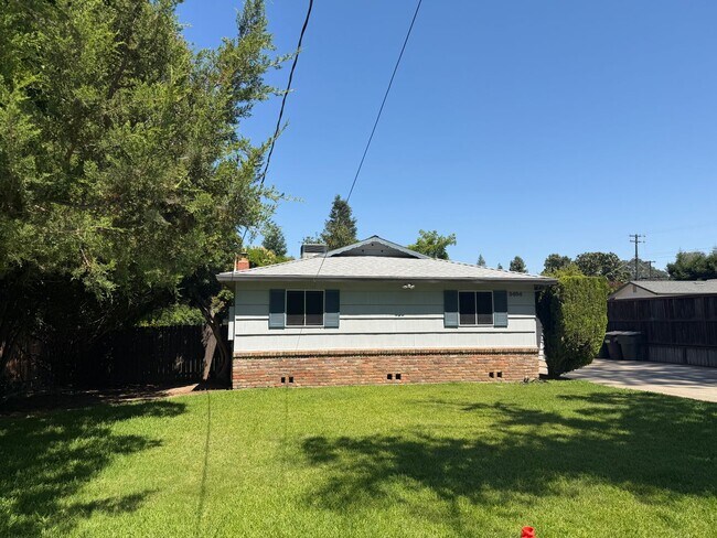Building Photo - Adorable house with large deck,  yard and RV access