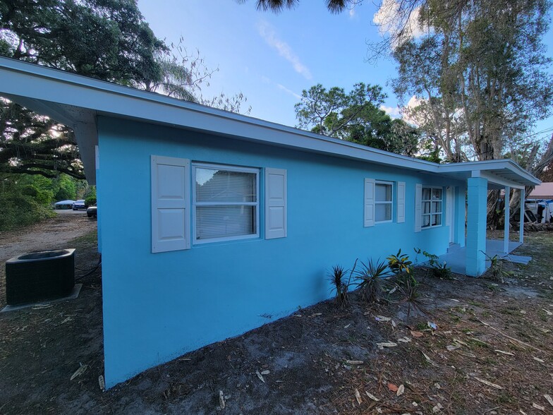 Building Photo - 4896 35th Ave