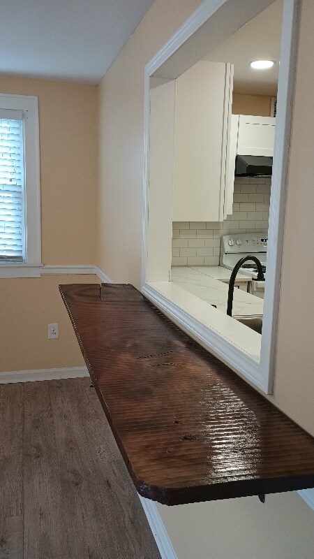 Building Photo - 1500 Lamont St