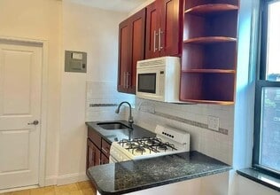 Building Photo - 1 bedroom in New York NY 10019