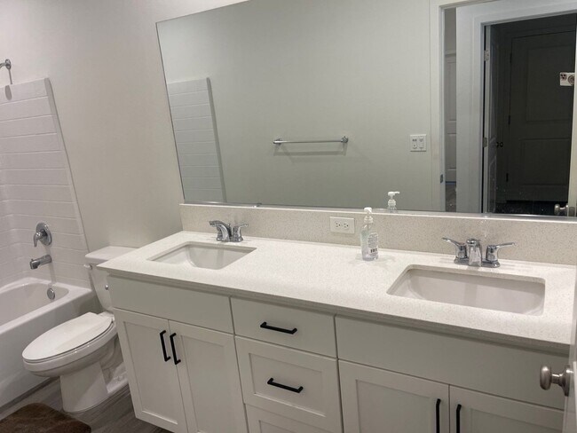 Building Photo - Gorgeous home for rent in SW Bakersfield- ...