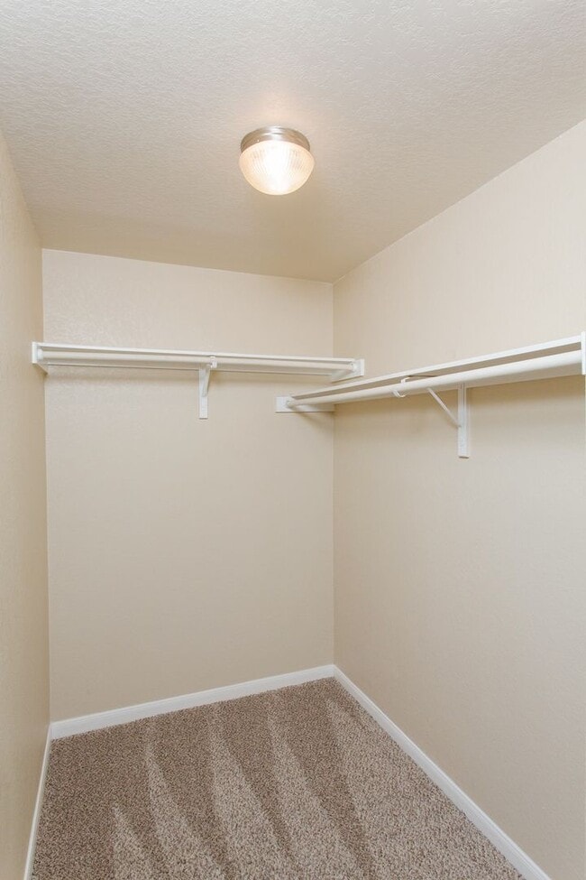 Building Photo - 3 bedroom Townhome in NW side for Rent! 50% off first months rent: November 2023 Special!