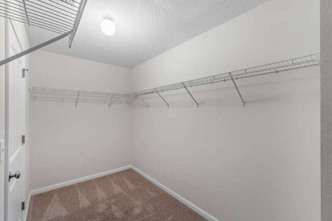 Building Photo - 4905 Kensington Ln