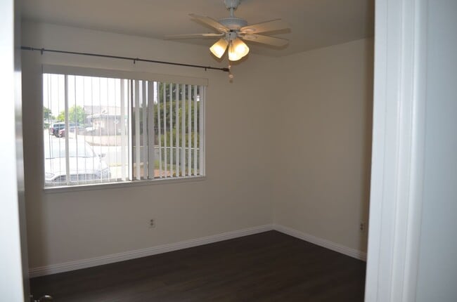 Building Photo - University City 4 Bedroom 2 Bath room Home for Rent