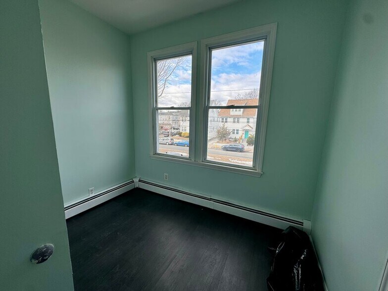 Building Photo - 318 Ampere Pkwy