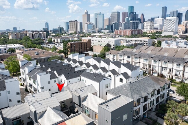 Building Photo - 2614 Chenevert St