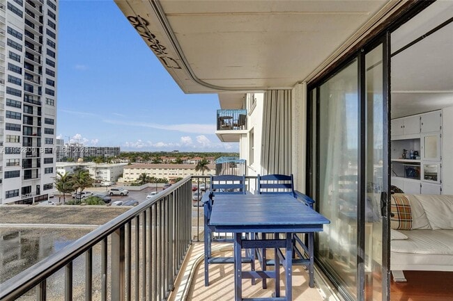 Building Photo - 2201 S Ocean Dr