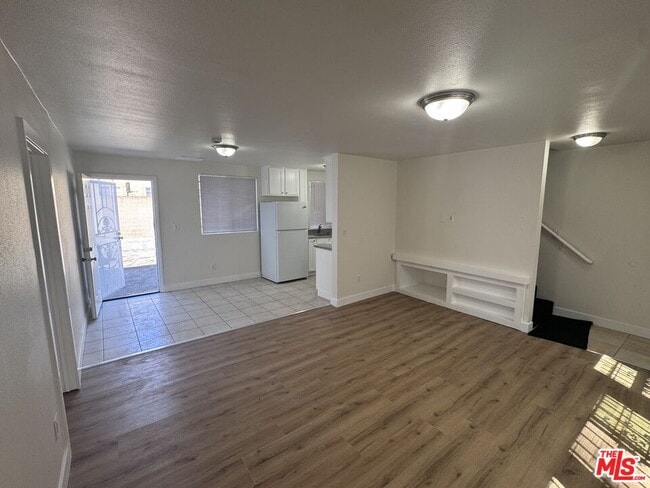 Building Photo - 5903 S Crenshaw Blvd