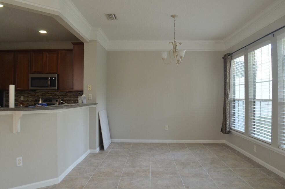 Dining Area - 11097 Castlemain Cir S