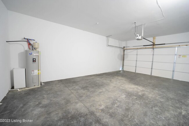 Building Photo - 60 Garden Dr