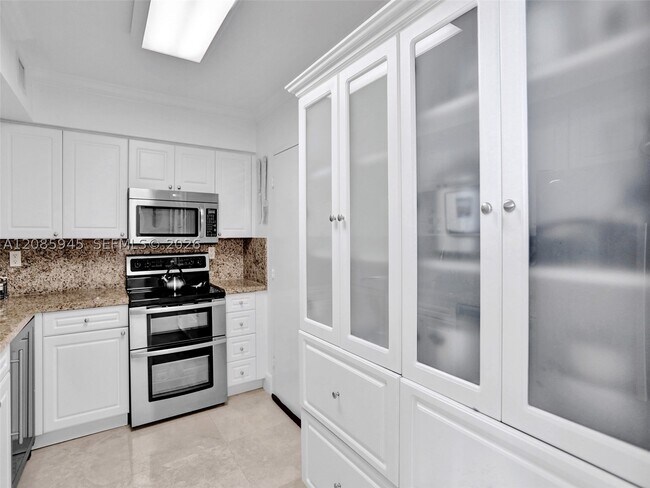 Building Photo - 2501 S Ocean Dr