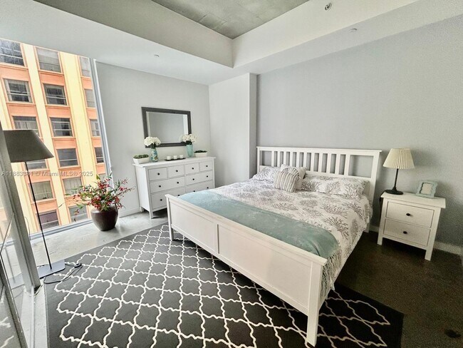 Building Photo - 151 SE 1st St