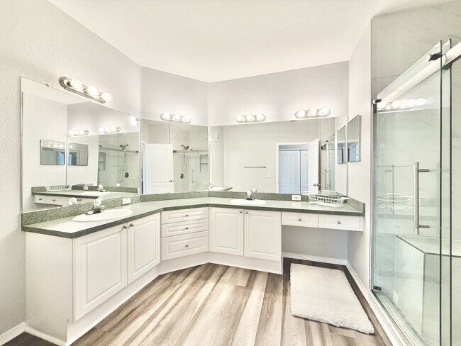 Building Photo - 2725 Via Cipriani