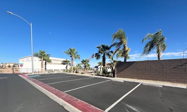 Building Photo - 1533 Franklin Ln