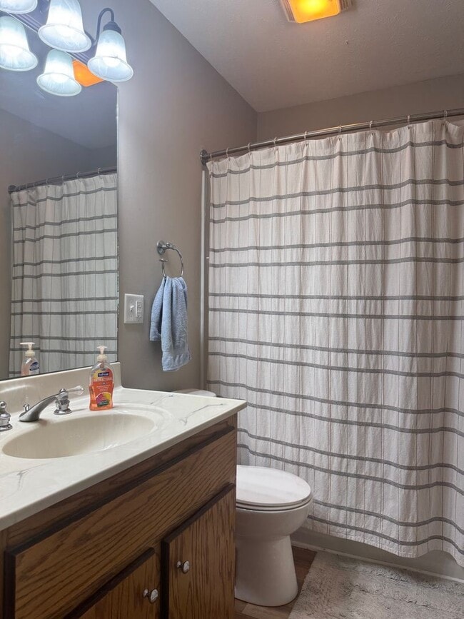 Building Photo - Raised Ranch Near Offutt AFB with Finished Basement & Oversized Garage