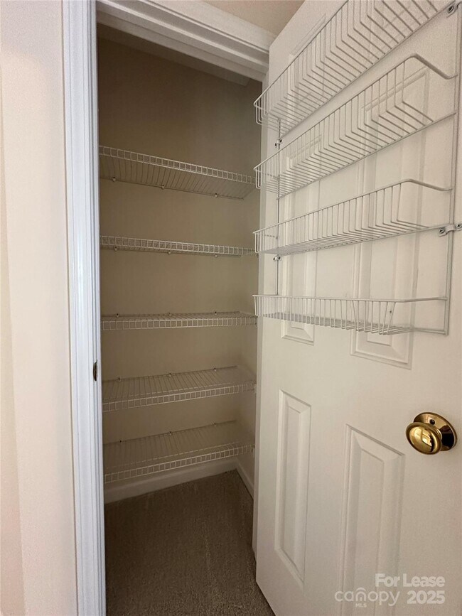 Building Photo - 126 Lake Davidson Cir