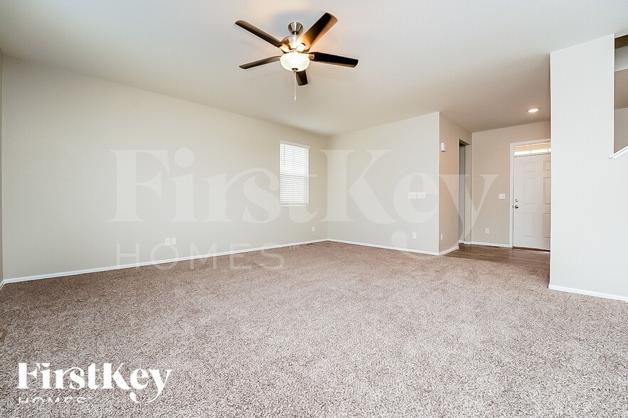 Building Photo - 1069 Cable St