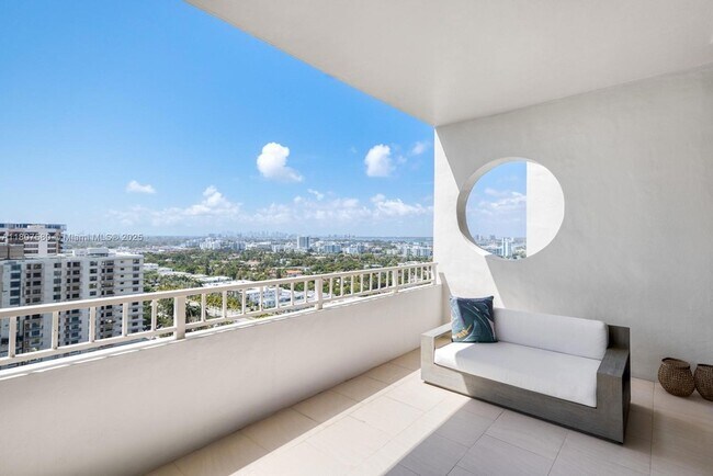 Building Photo - 10205 Collins Ave