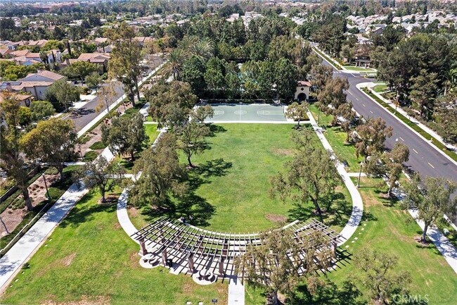 Building Photo - 16 Villager