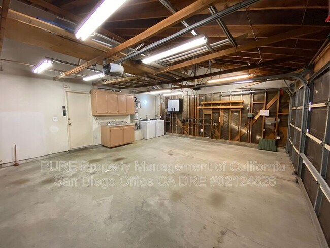 Building Photo - 6440 Lake Arrowhead Dr