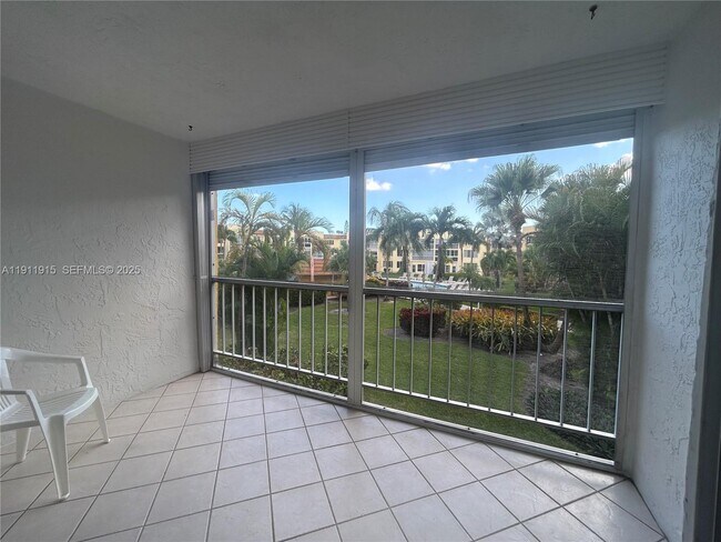 Building Photo - 6750 Royal Palm Blvd