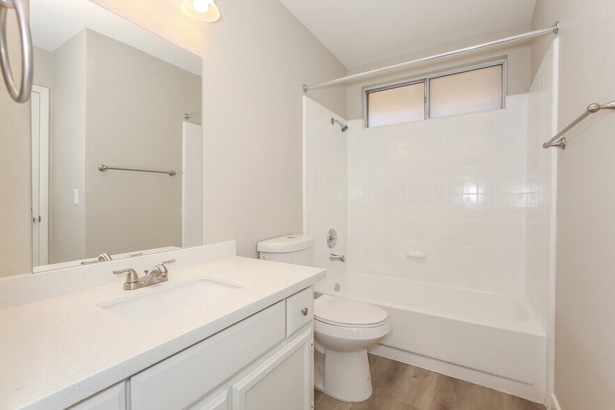 Building Photo - 1403 Harmony Hill Dr