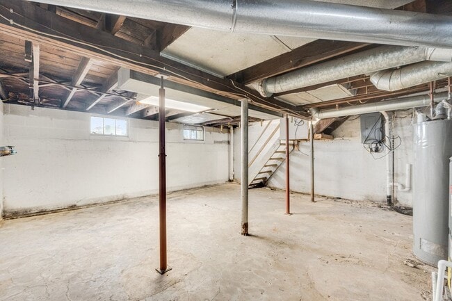 Building Photo - New 3 bedroom listing! RENT SPECIAL HALF OFF FIRST MONTH!