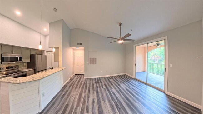 Building Photo - 4102 Central Sarasota Pkwy