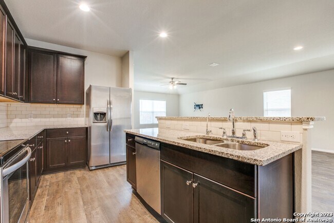 Building Photo - 3 Bed 2 Bath Texas Research Park Subdivision