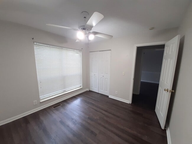 Building Photo - 391 Dorr Dr