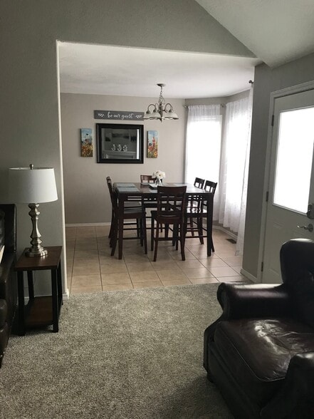 Building Photo - 725 W Juan Tabo Ln