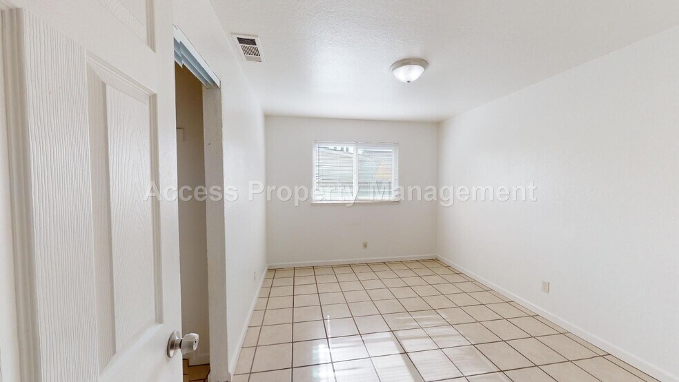 Building Photo - 1428 Pecos Ave