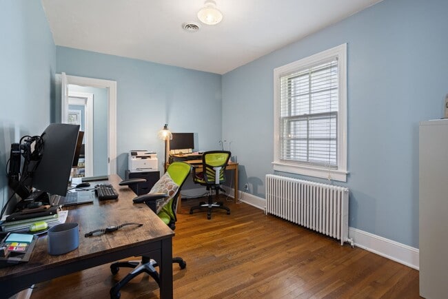 Building Photo - 208 Marvin Ave